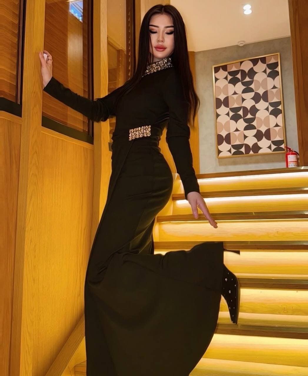 Leyla, 20, escort in Almaty — black hair, 170 cm (photo 3 of 9)