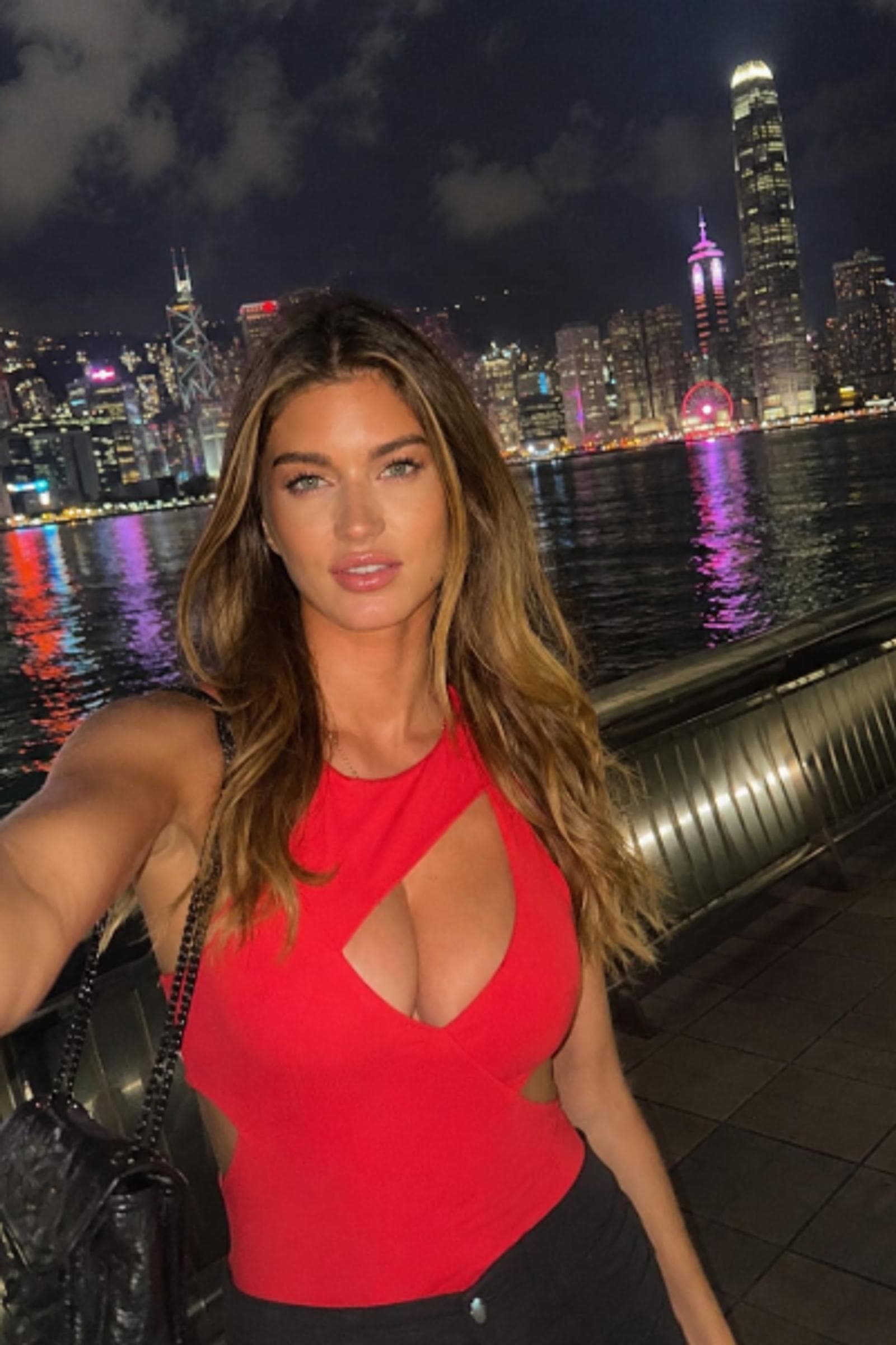 Alma, 25, escort in Hong Kong — 172 cm, blonde hair (photo 2 of 5)