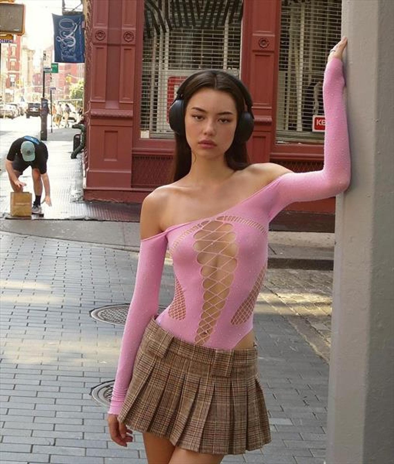 Tallulah, 29, escort in Hong Kong — 164 cm, black hair (photo 2 of 5)