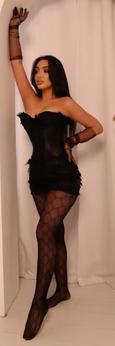 Sabira, 23, escort in Almaty — black hair, Kazakh (photo 1 of 9)