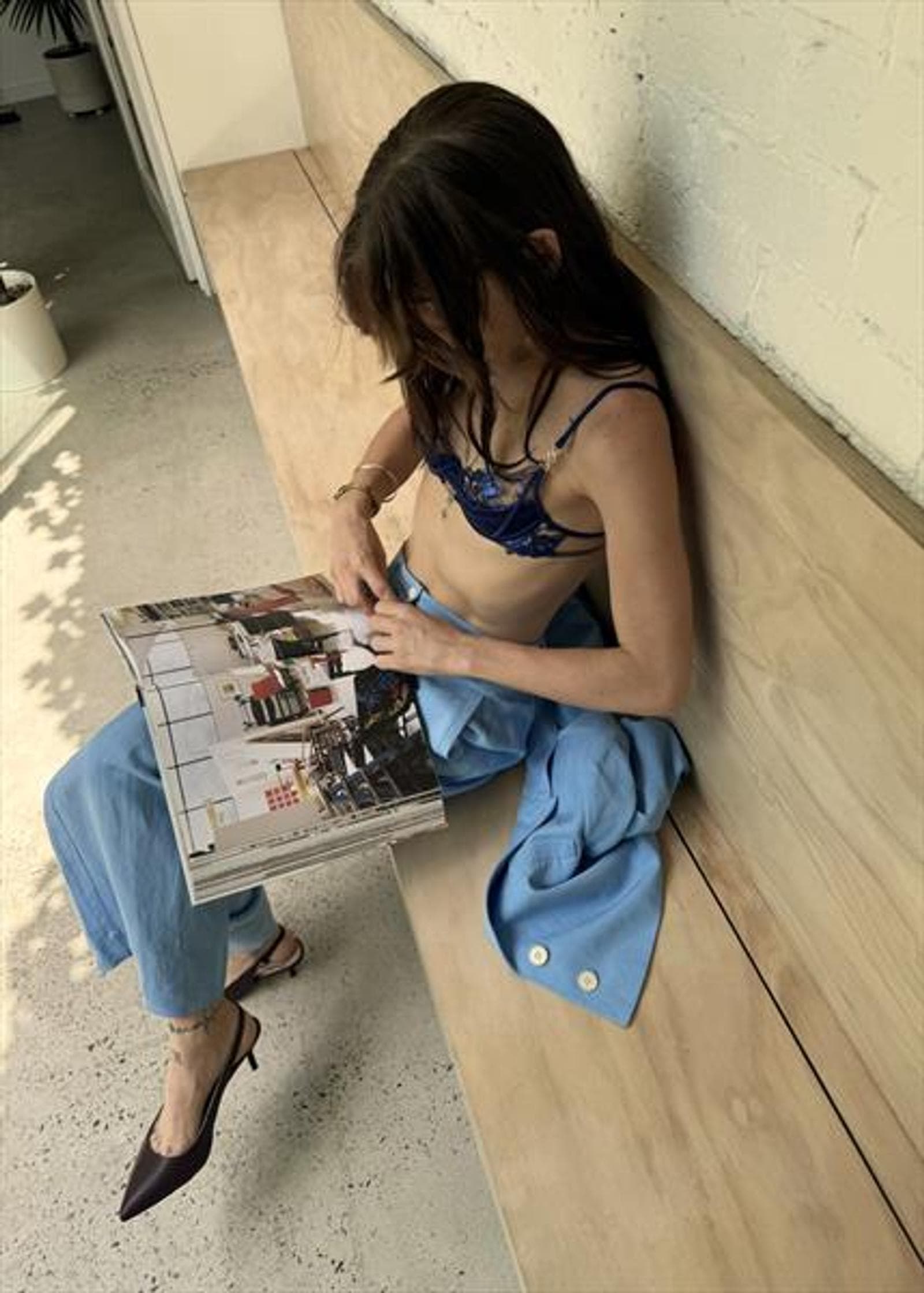 Arielle, 29, escort in Hong Kong — brown hair, 172 cm (photo 1 of 5)