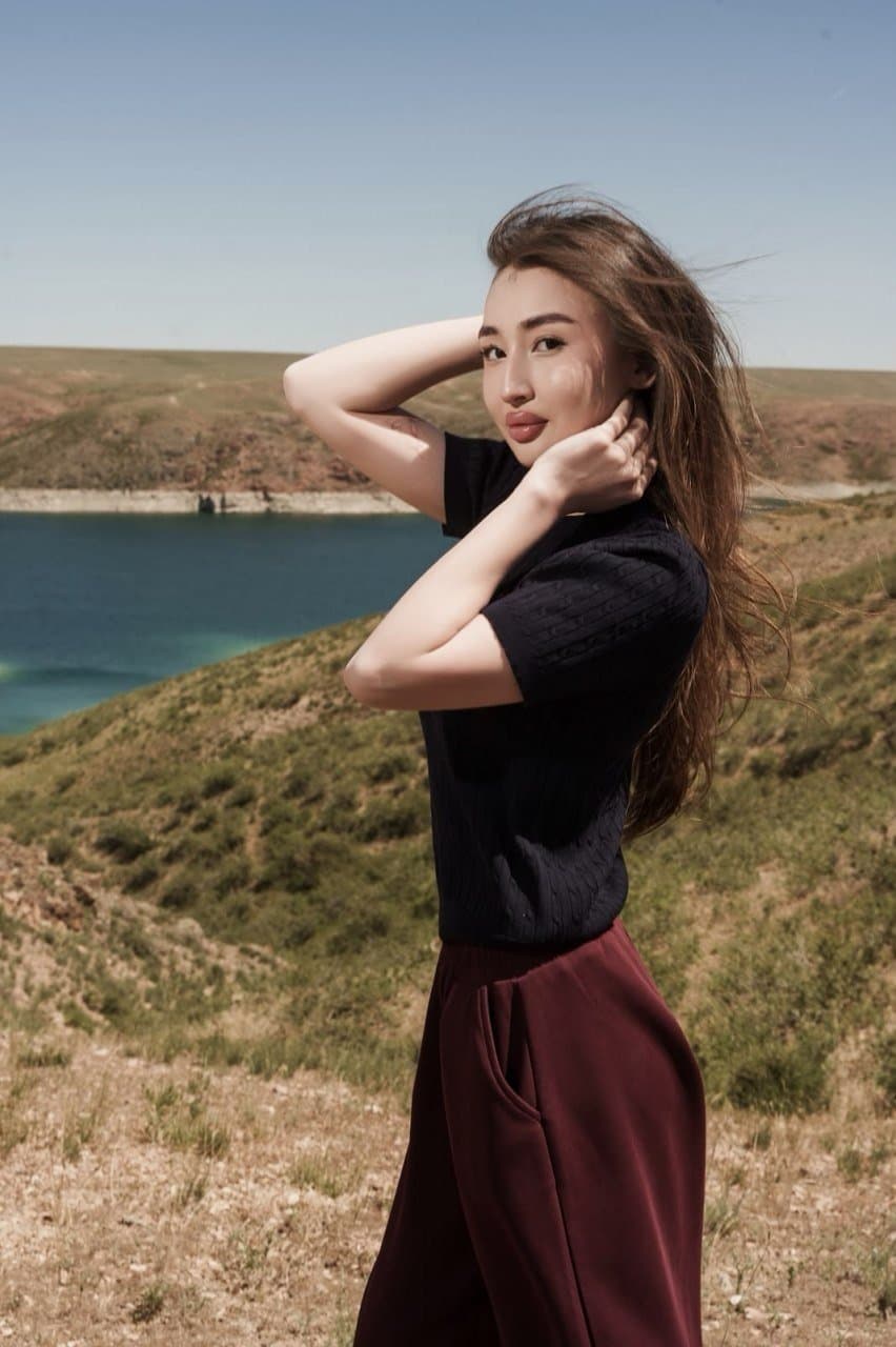 Aliya, 20, escort in Astana — 168 cm, brown hair (photo 6 of 9)