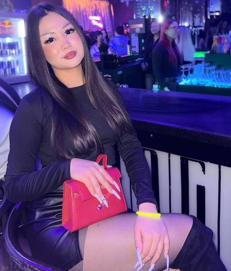 Zulfiya, 19, escort in Almaty — Kazakh, 168 cm (photo 8 of 13)