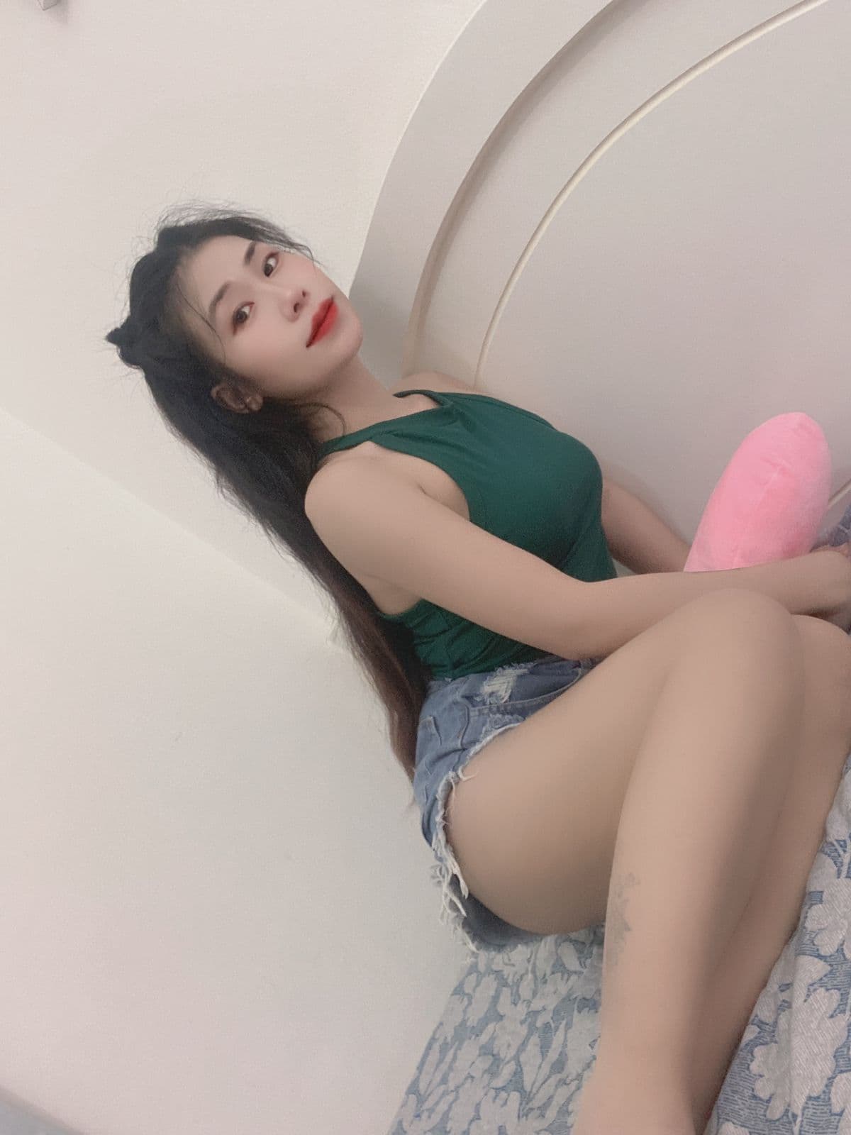 Estella, 24, escort in Dubai (photo 9 of 10)