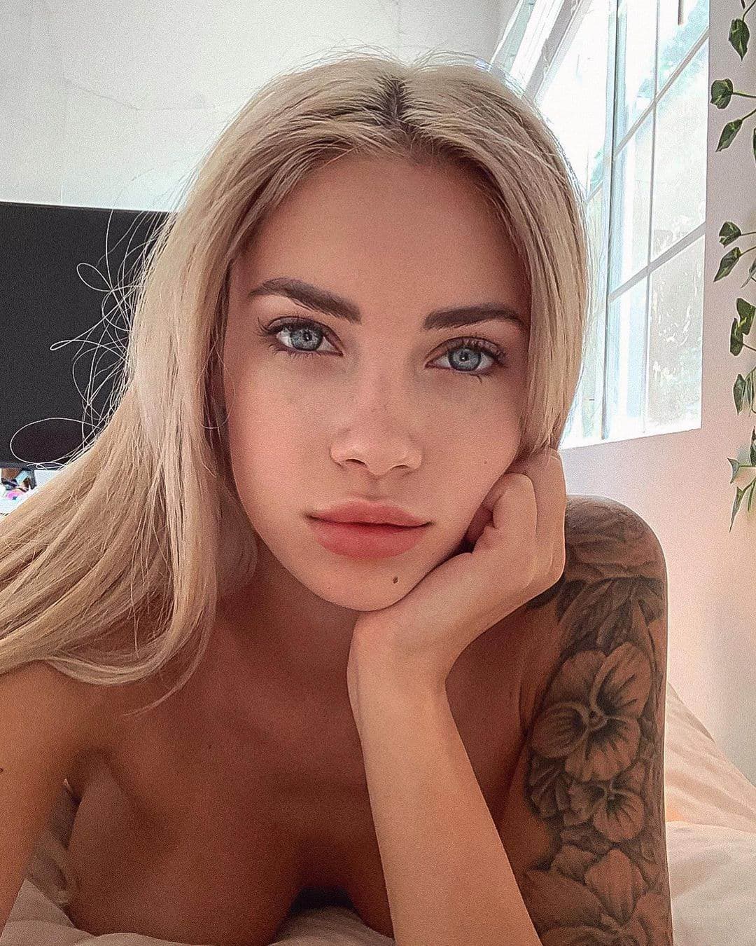 Milada, 19, escort in Moscow — 176 cm, blonde hair (photo 4 of 10)