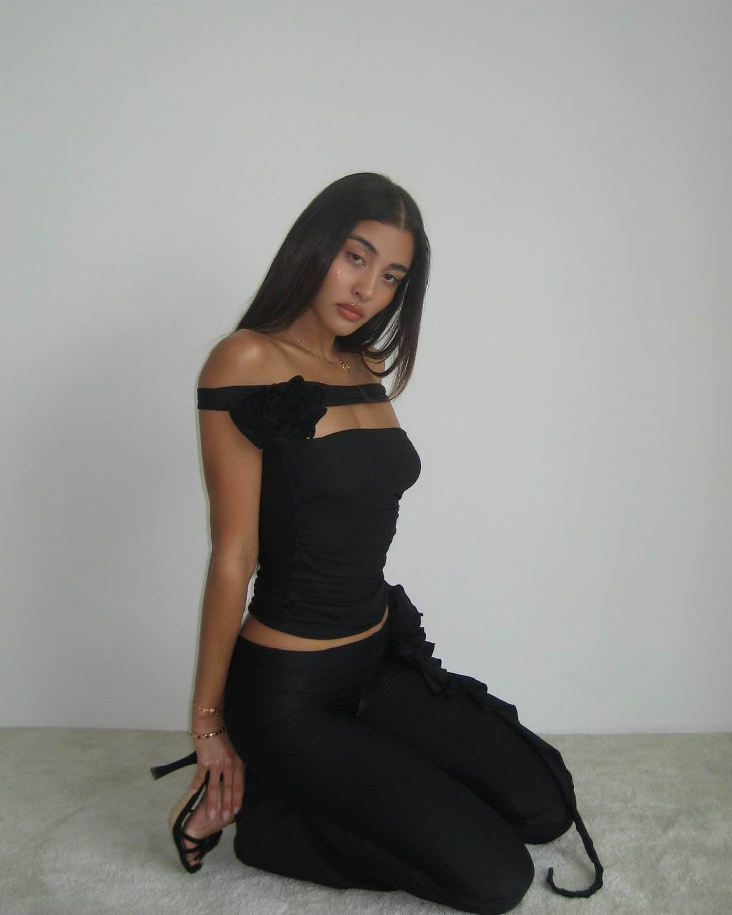Nikoleta, 18, escort in Moscow — 177 cm, brown hair (photo 2 of 10)