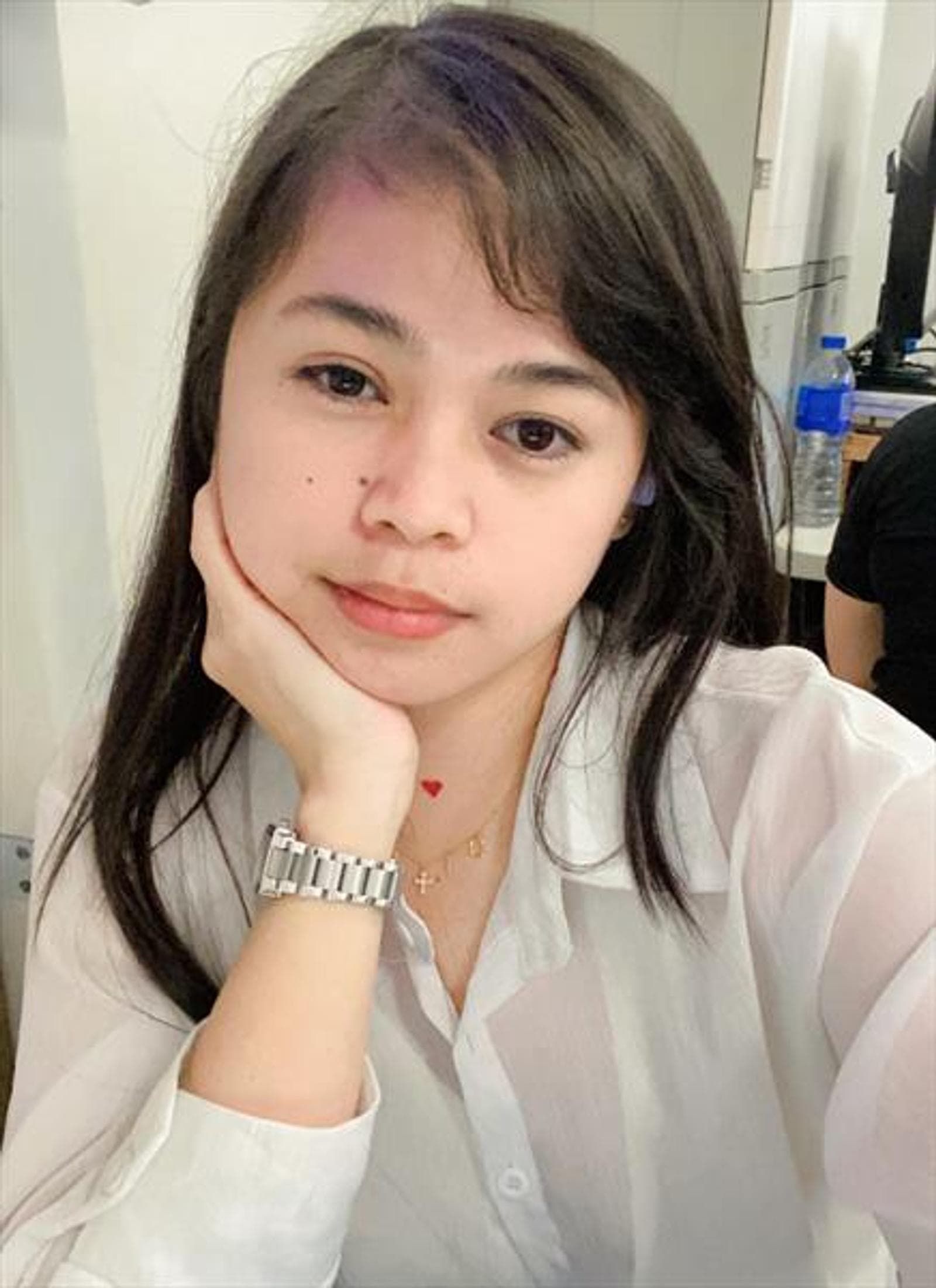 Yooa, 26, escort in Hong Kong — brown hair, 156 cm (photo 1 of 4)