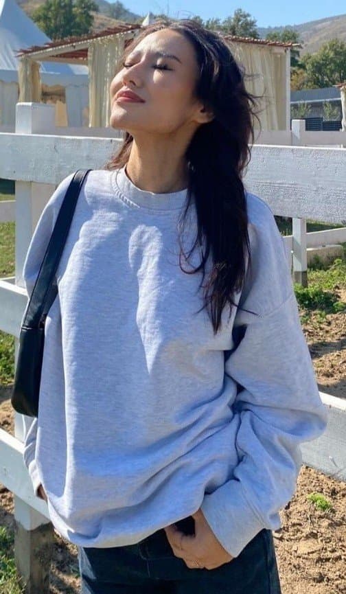 Aruna, 24, escort in Astana — brown hair, Kazakh (photo 4 of 9)