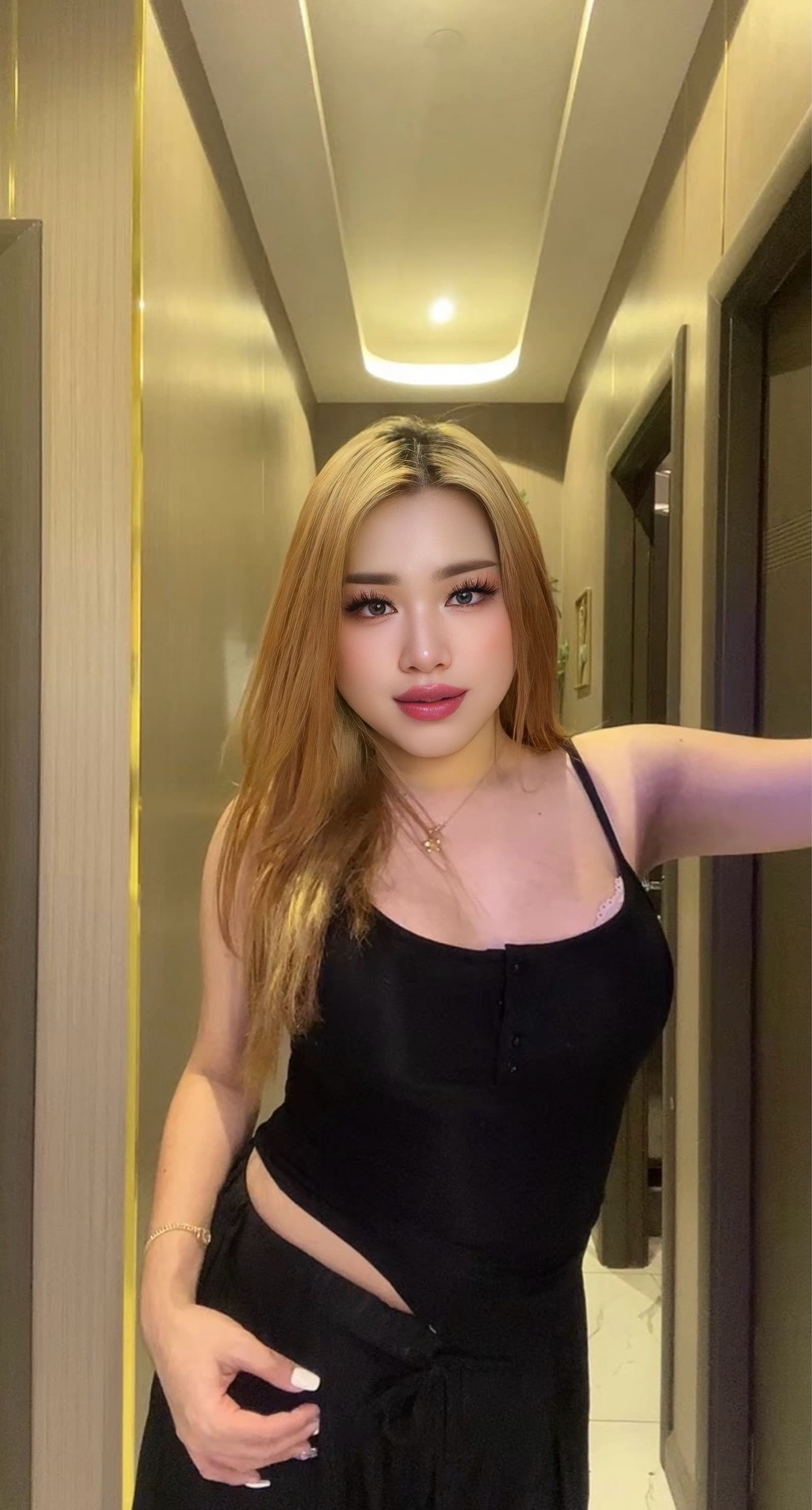 Jasmin, 24, escort in Dubai — Thai (photo 6 of 7)