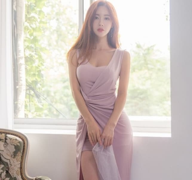 Sohee, 26, escort in Dubai — Korean (photo 2 of 4)