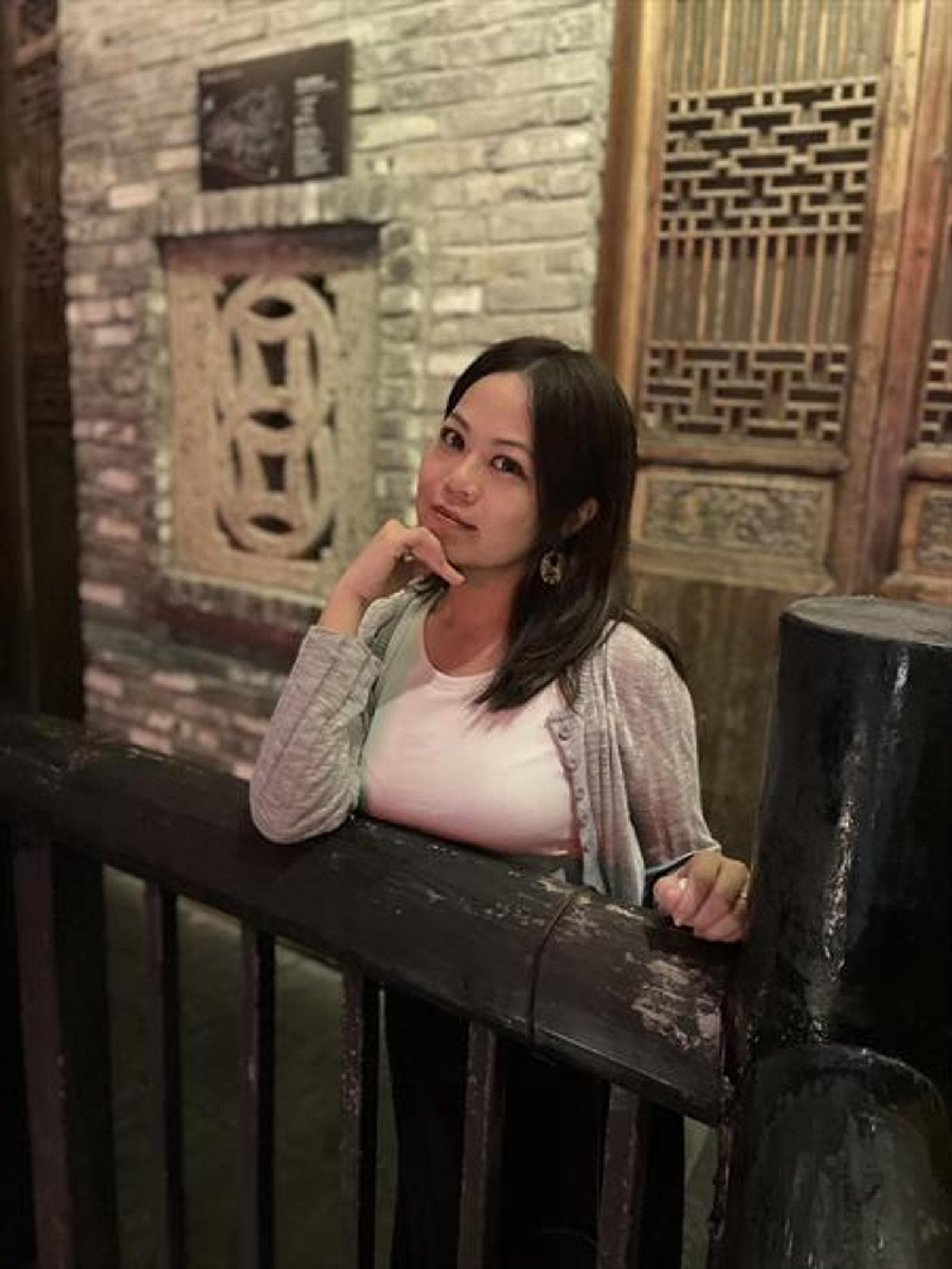 Hua, 32, escort in Hong Kong — black hair, 162 cm (photo 1 of 5)