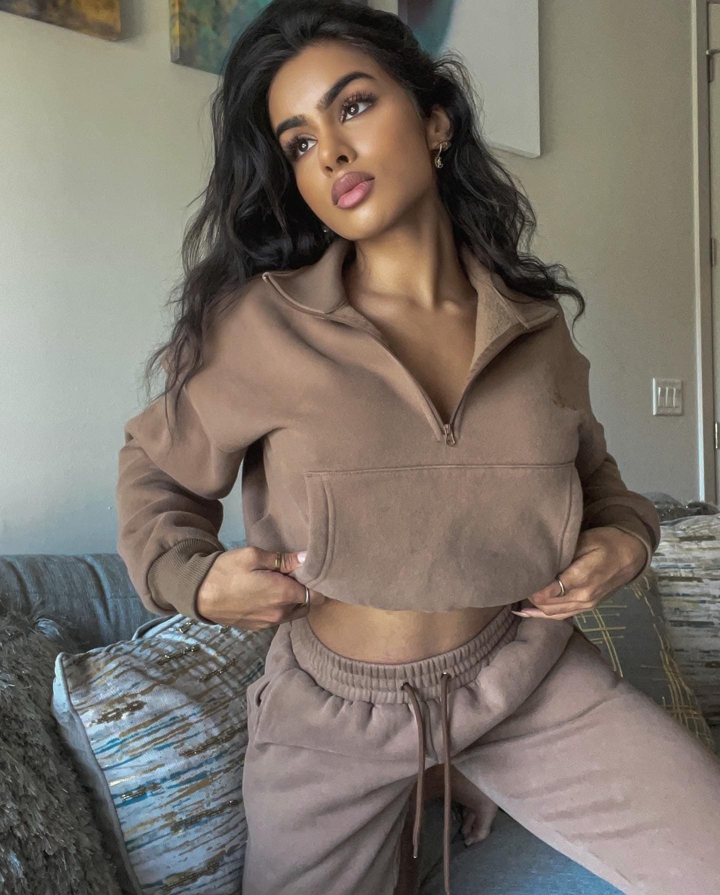 Maria, 24, escort in Moscow — black hair, 172 cm (photo 5 of 10)
