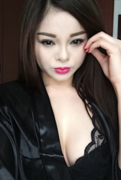 Vina, 31, escort in Dubai — blonde hair, Thai (photo 3 of 4)