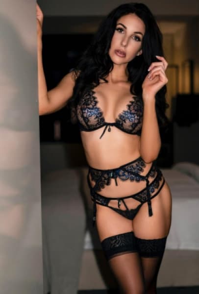 Sabine, 29, escort in Dubai (photo 3 of 4)