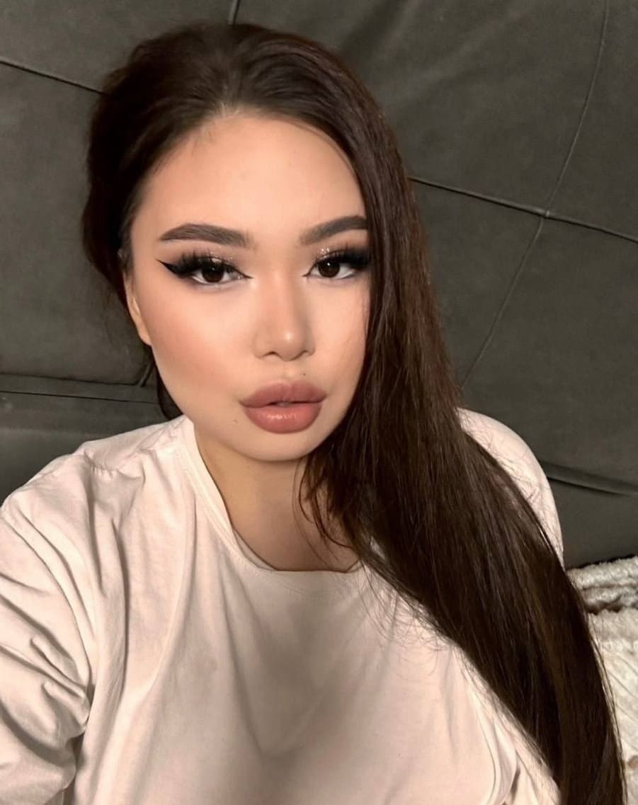 Inkar, 20, escort in Astana — 168 cm, brown hair (photo 4 of 9)