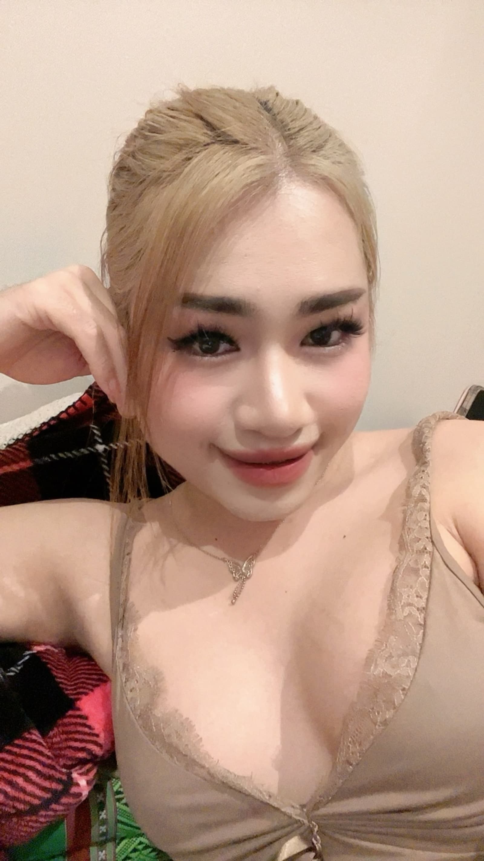 Jasmin, 24, escort in Dubai — Thai (photo 4 of 7)