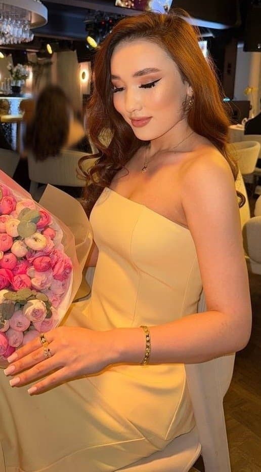 Ozoda, 22, escort in Almaty — brown hair, Kazakh (photo 4 of 12)