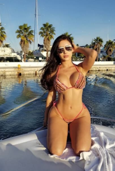 Agata, 29, escort in Dubai — Romanian (photo 4 of 4)