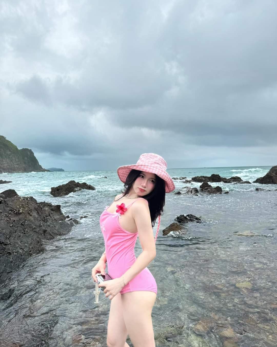 Farrah, 22, escort in Dubai (photo 3 of 5)