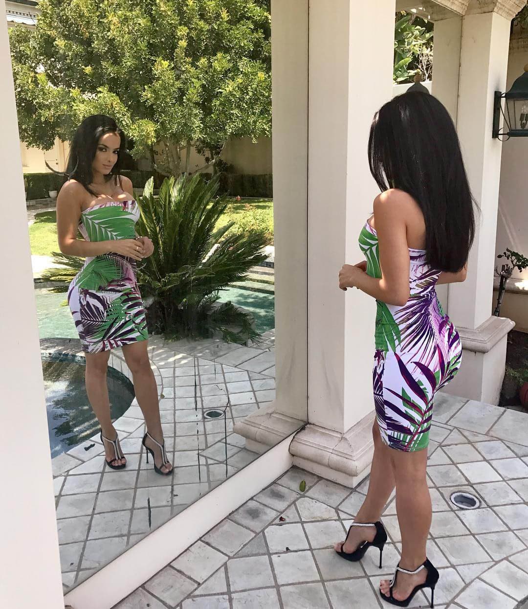 Zuzana, 19, escort in Moscow — 176 cm, black hair (photo 6 of 10)