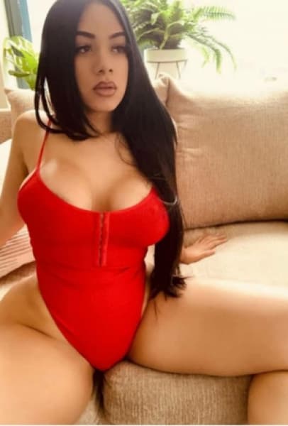 Nika, 30, escort in Dubai — Romanian (photo 3 of 3)