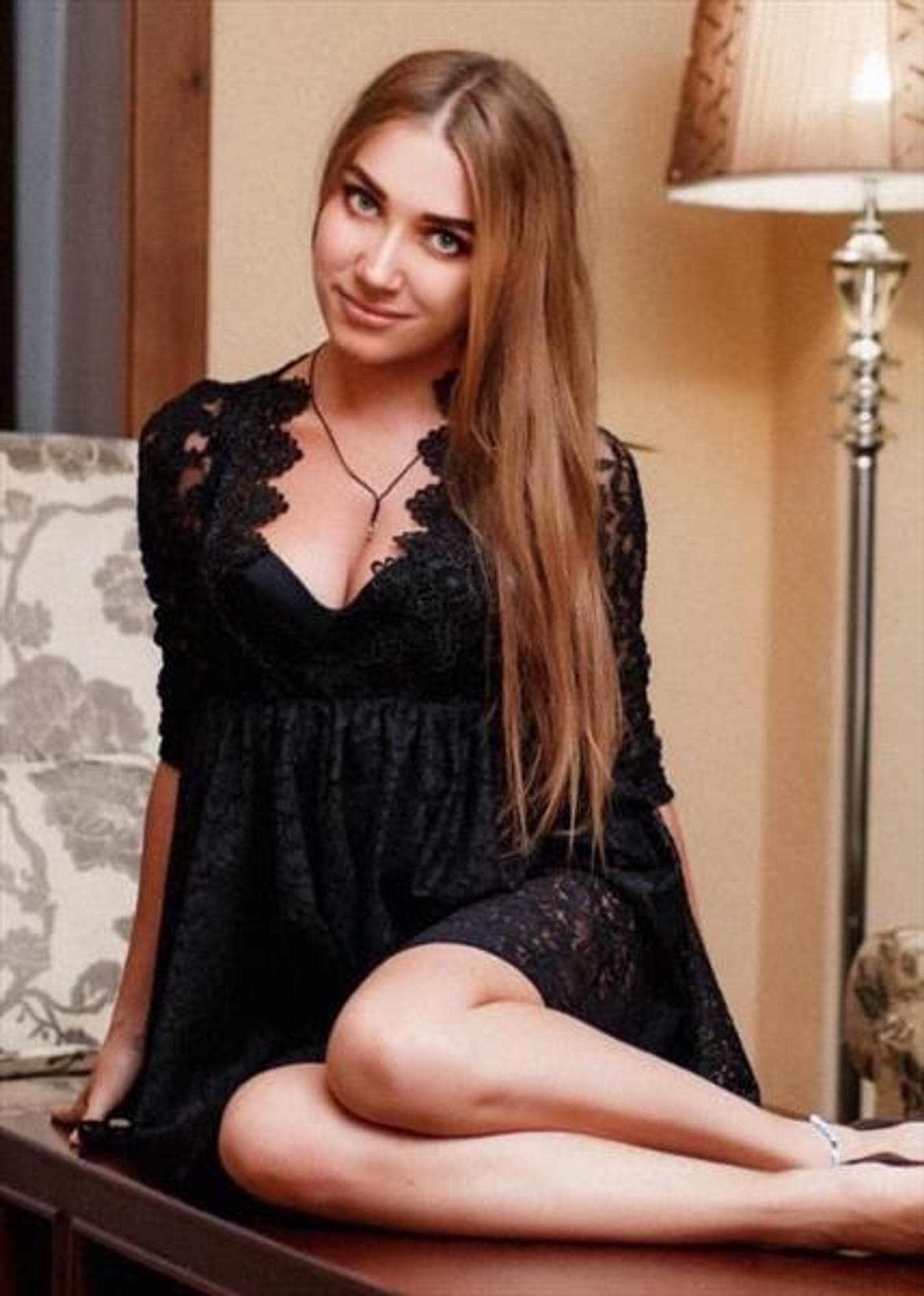 Britney, 29, escort in Hong Kong — 169 cm, blonde hair (photo 2 of 3)