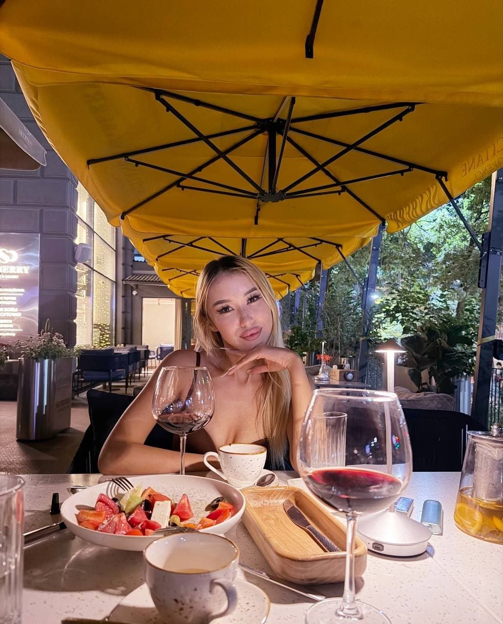 Nazerke, 23, escort in Almaty — blonde hair, Kazakh (photo 1 of 9)