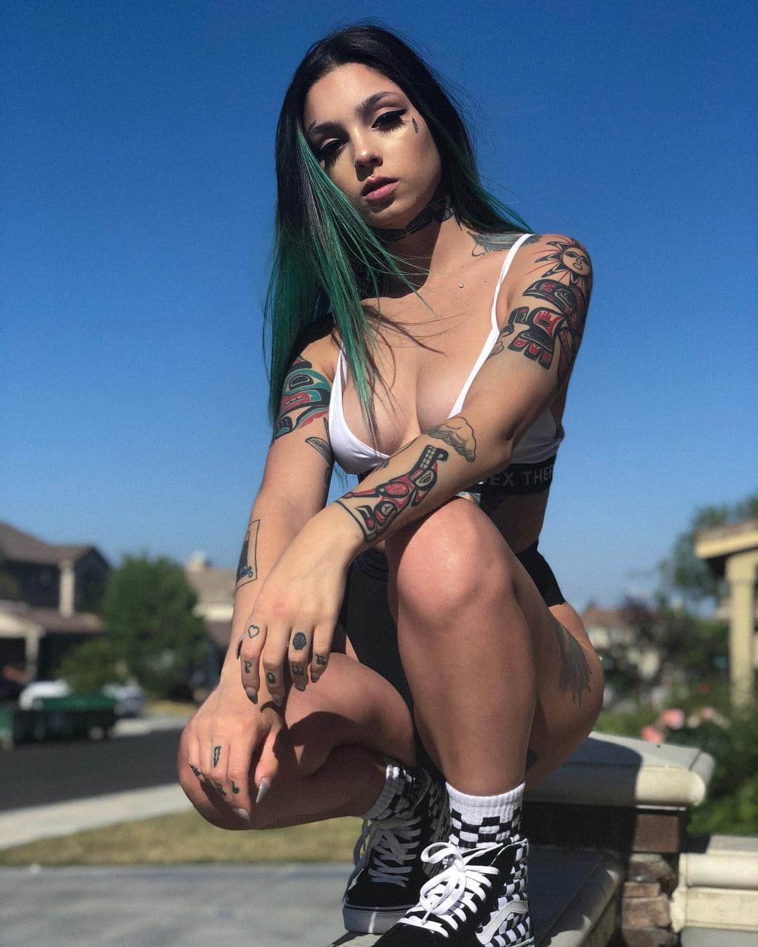 Irma, 19, escort in Moscow — 174 cm, black hair (photo 2 of 10)