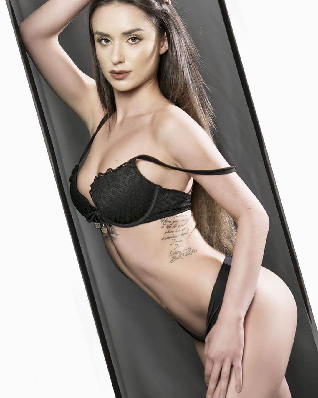 Halina, 20, escort in Moscow — 175 cm, black hair (photo 4 of 10)