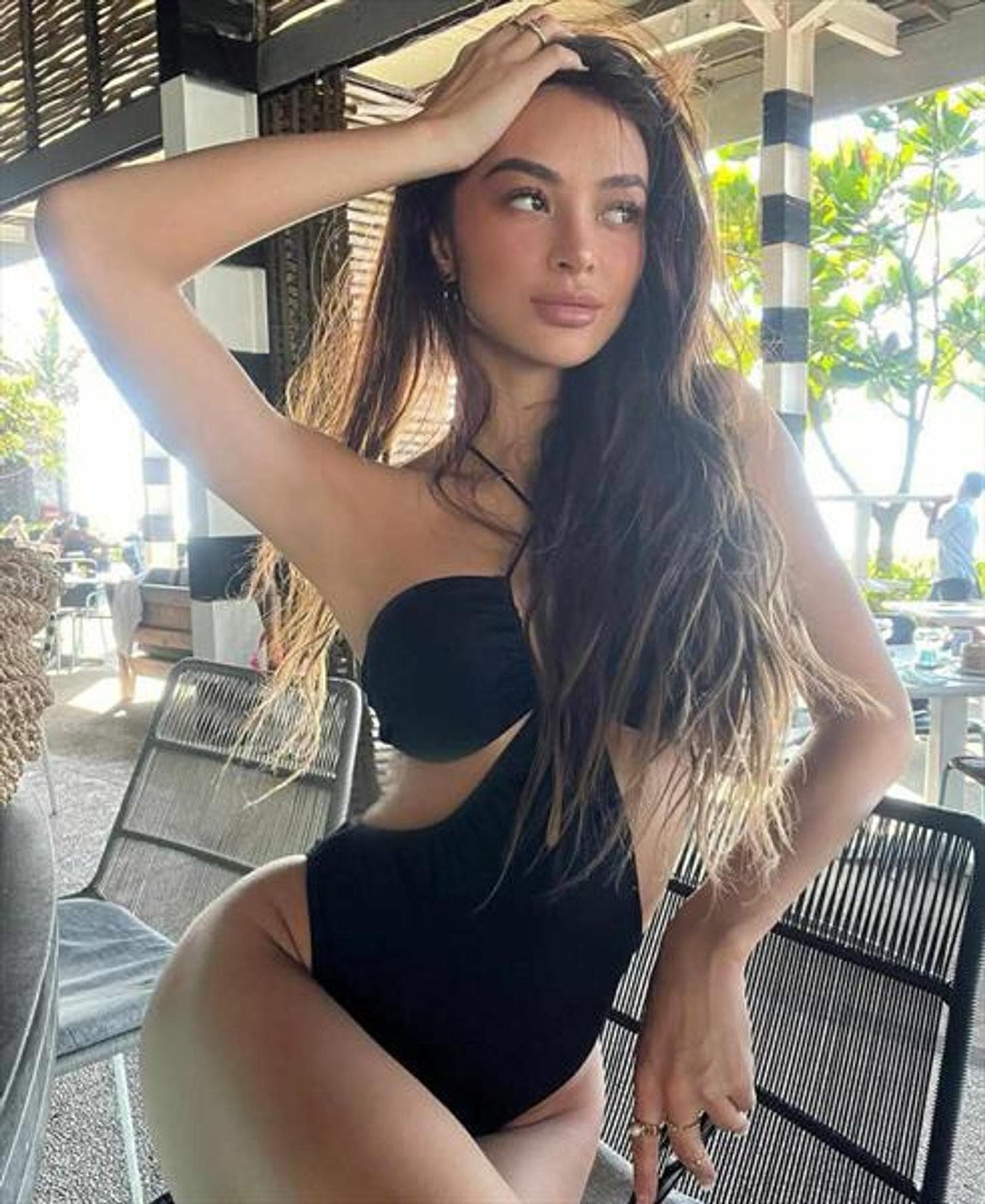 Vida, 29, escort in Hong Kong — 169 cm, blonde hair (photo 4 of 4)