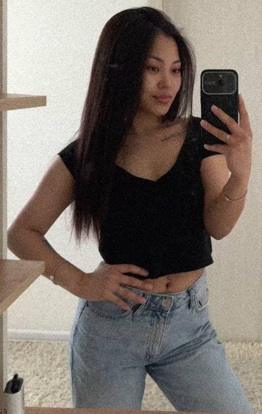 Zilola, 23, escort in Astana — black hair, Kazakh (photo 4 of 8)
