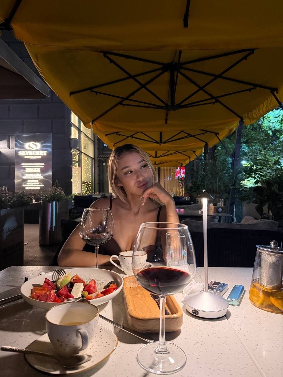 Nazerke, 23, escort in Almaty — blonde hair, Kazakh (photo 4 of 9)