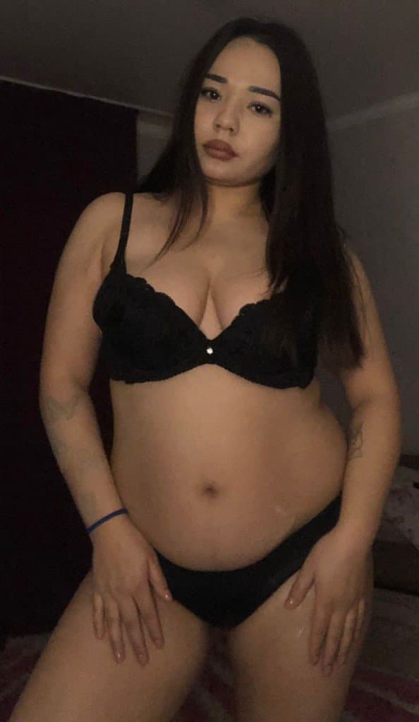 Aisulu, 24, escort in Almaty — brown hair, Kazakh (photo 1 of 9)