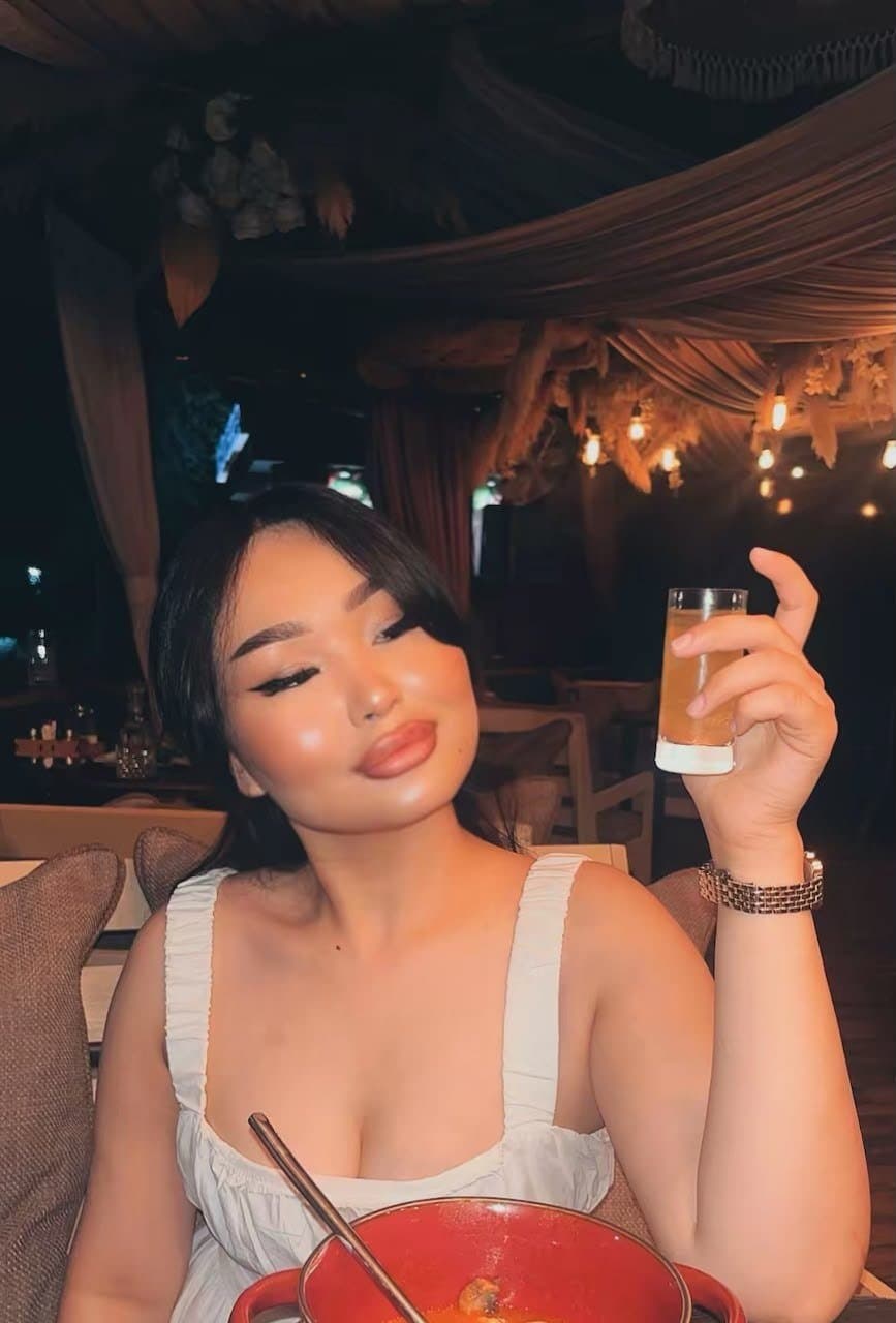 Ayazhan, 20, escort in Astana — black hair, Kazakh (photo 4 of 9)