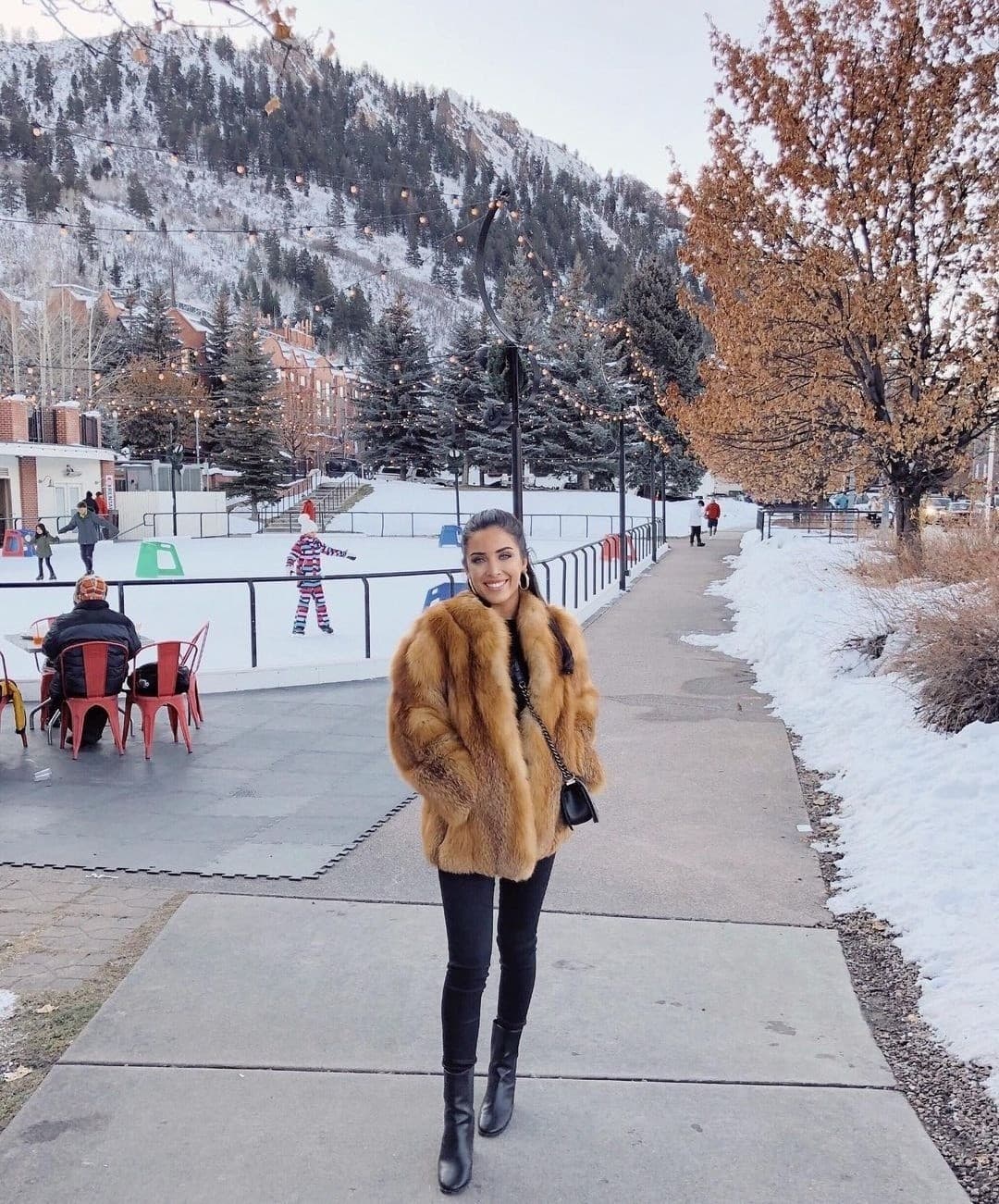 Jean, 19, escort in Moscow — 169 cm, brown hair (photo 2 of 10)