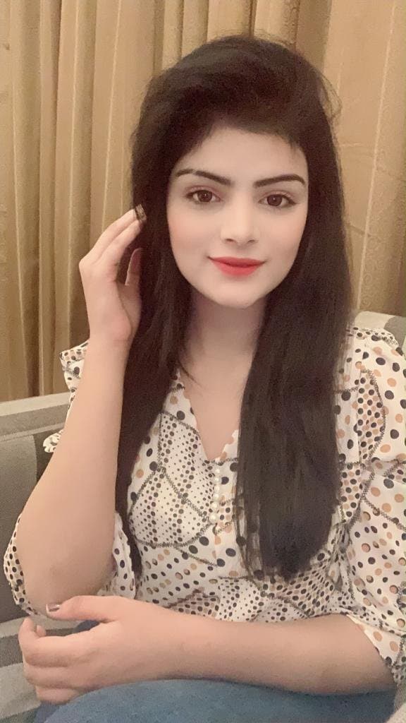 Alexis, 27, escort in Dubai (photo 1 of 3)