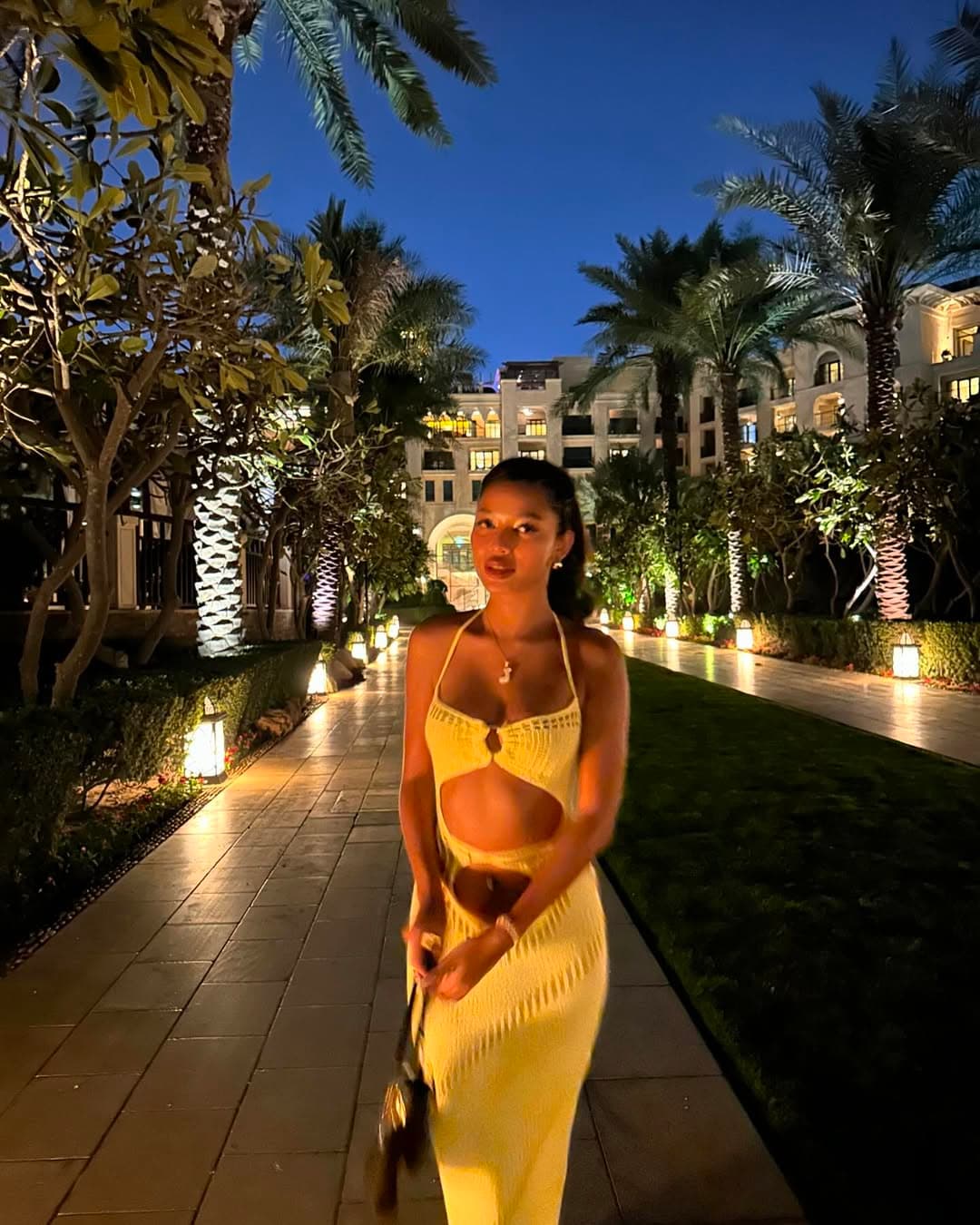 Dayang, 24, escort in Dubai — Filipino (photo 9 of 10)