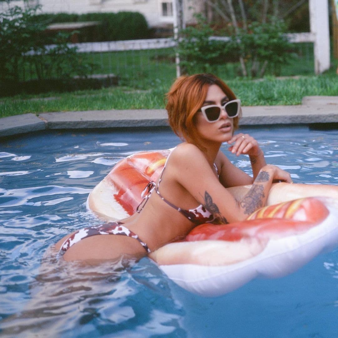 Renee, 19, escort in Moscow — red hair, 175 cm (photo 3 of 10)