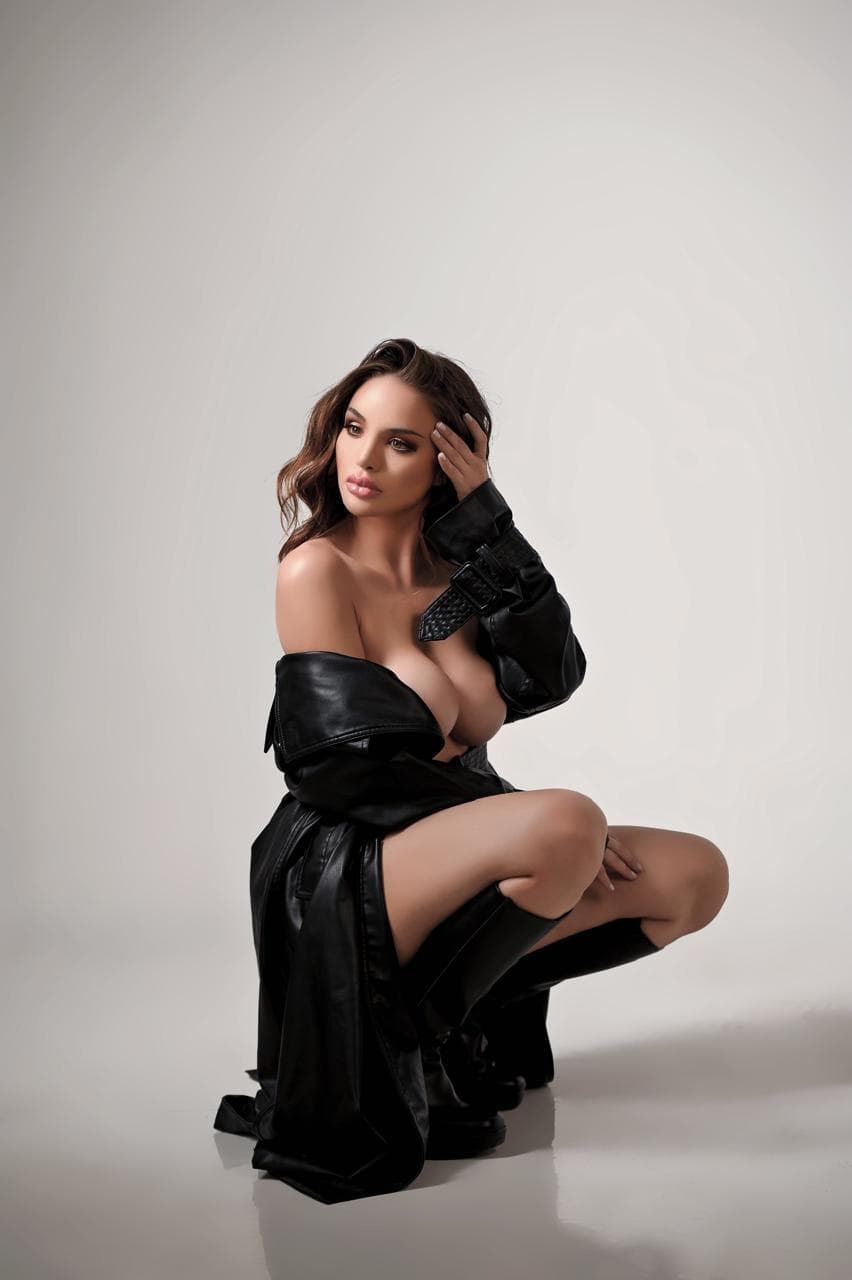 Maren, 27, escort in Dubai — French (photo 5 of 7)