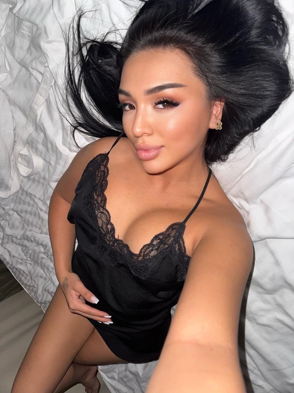 Sabira, 23, escort in Almaty — 169 cm, black hair (photo 3 of 9)