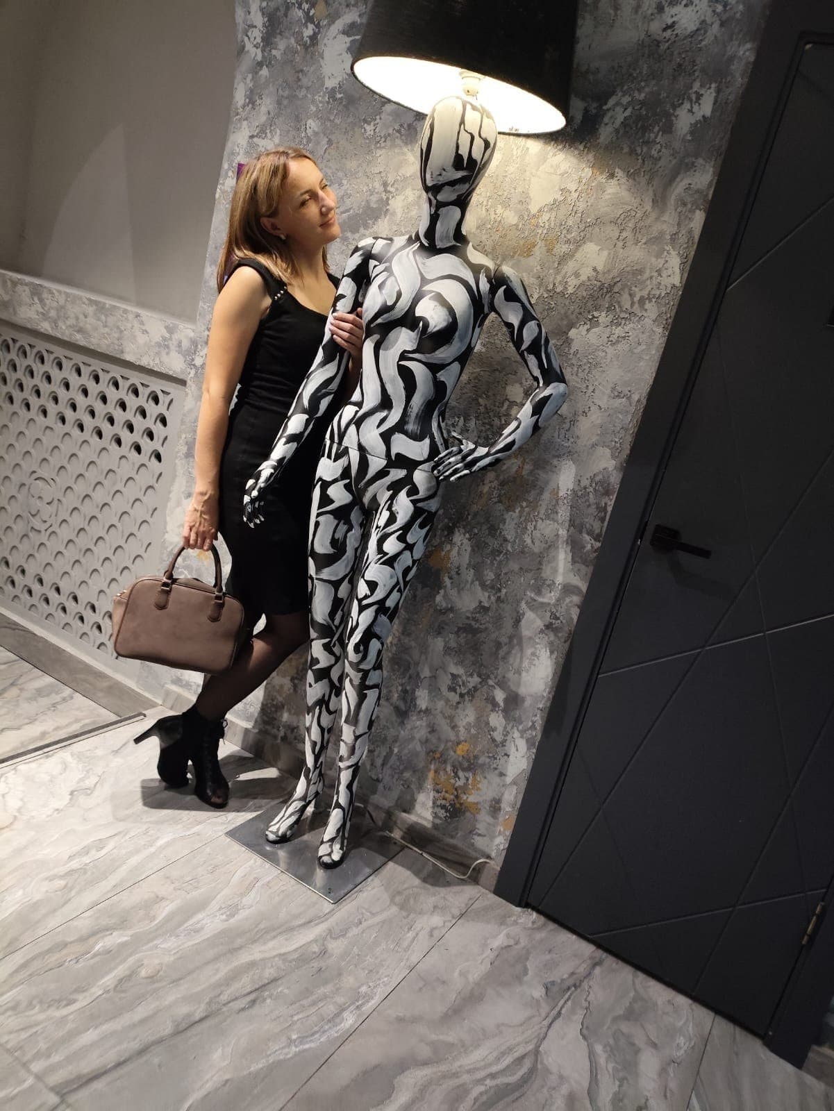 Tolkyn, 30, escort in Astana — 166 cm, brown hair (photo 9 of 9)