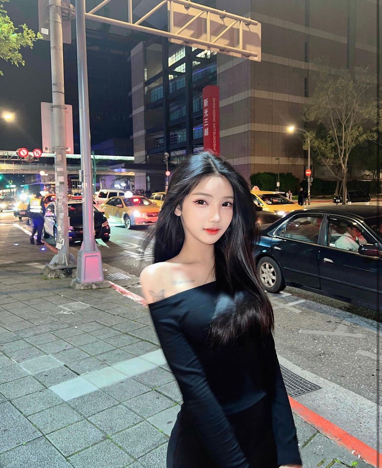 Hayley, 22, escort in Bangkok — Australian (photo 2 of 5)