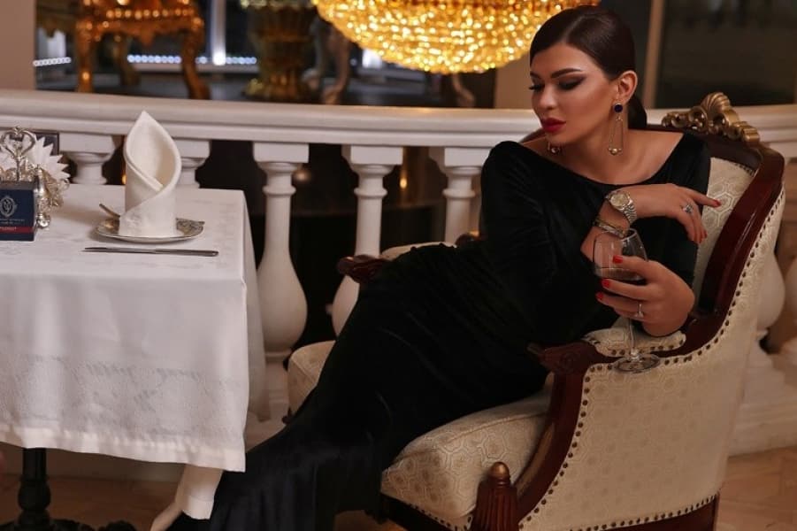 Fiorella, 27, escort in Dubai — blonde hair (photo 4 of 4)