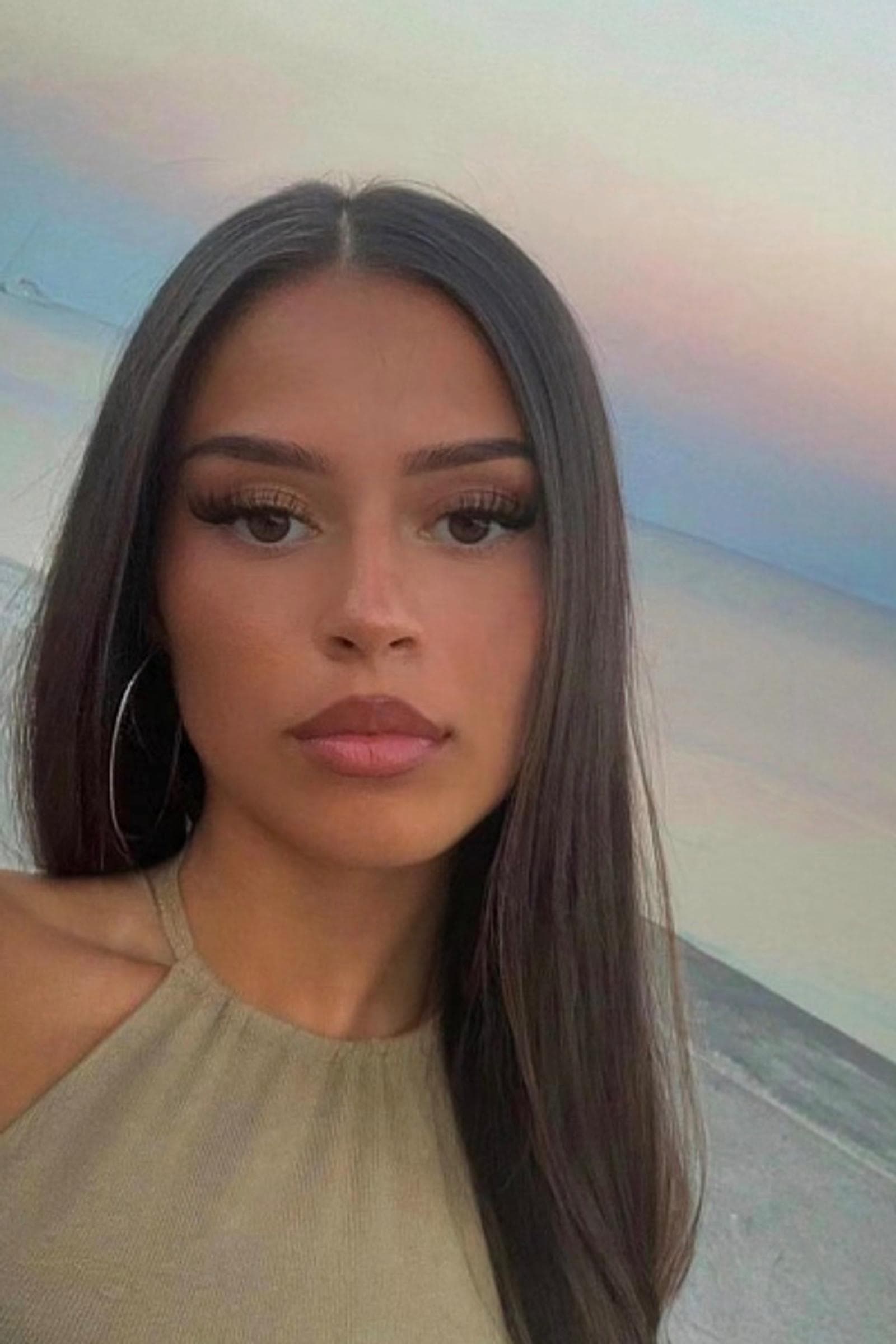 Seraphina, 25, escort in Hong Kong — brown hair, 167 cm (photo 7 of 7)