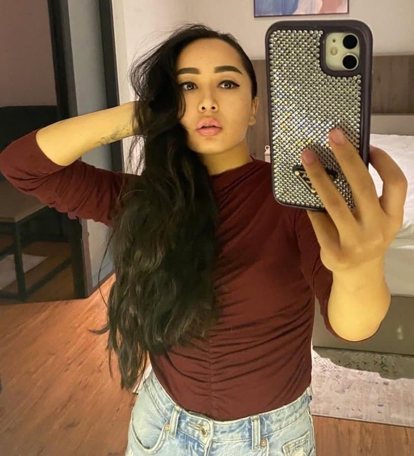 Feruza, 26, escort in Almaty — black hair, Kazakh (photo 4 of 9)