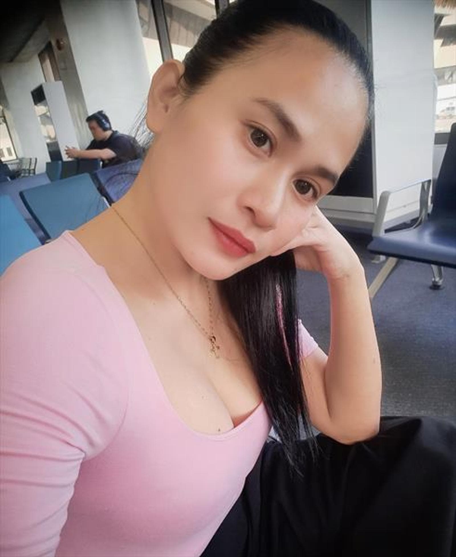 Chie, 36, escort in Hong Kong — 162 cm, brown hair (photo 2 of 2)