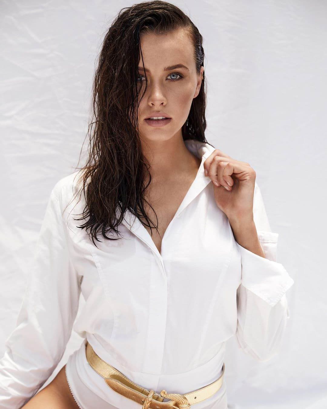Orysya, 19, escort in Moscow — 179 cm, black hair (photo 6 of 10)