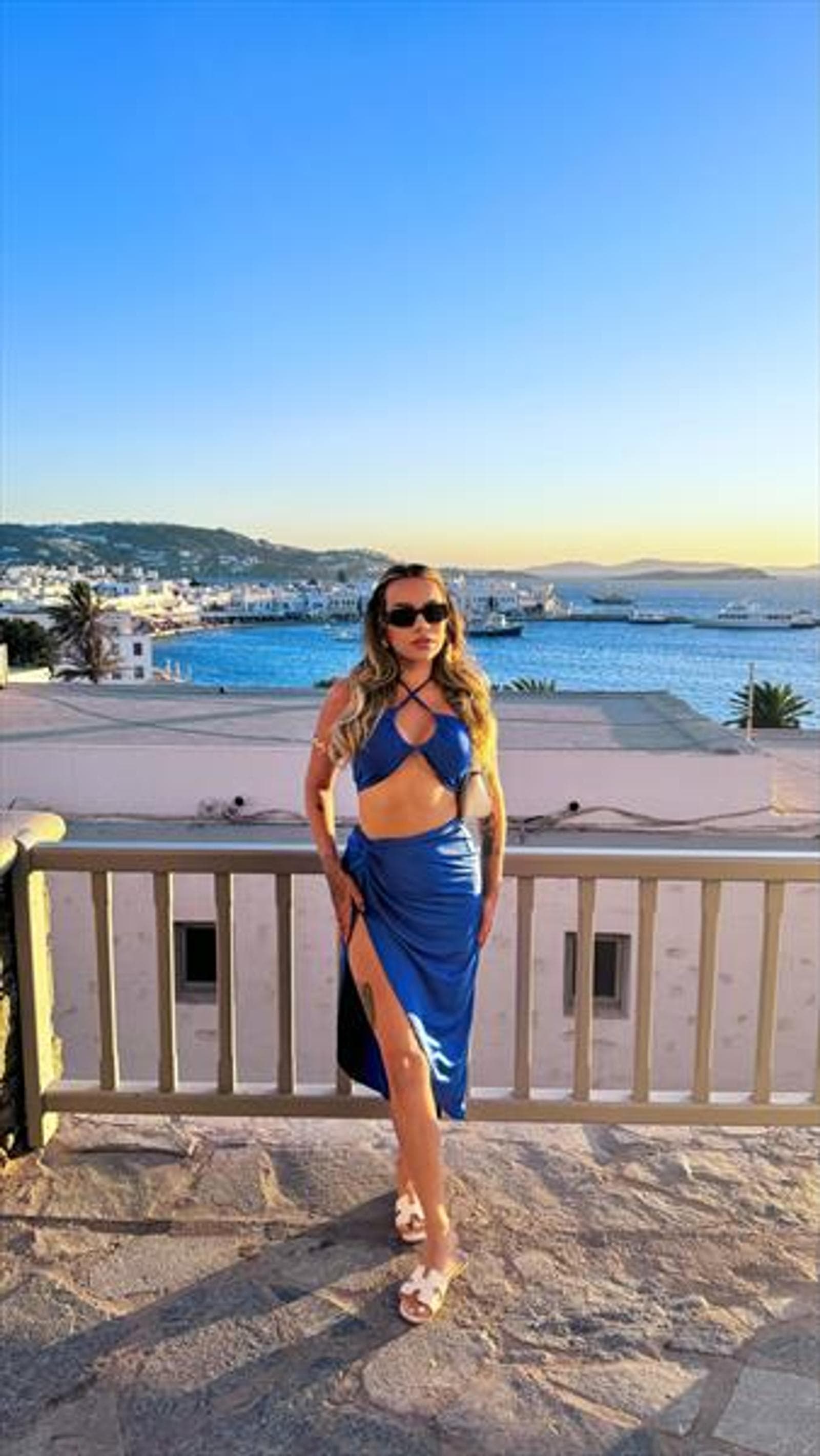 Lindy, 25, escort in Hong Kong — blonde hair, 162 cm (photo 3 of 3)
