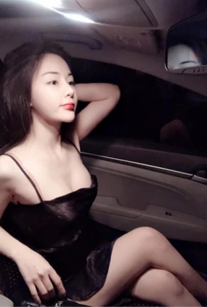 Nanette, 26, escort in Dubai (photo 4 of 5)