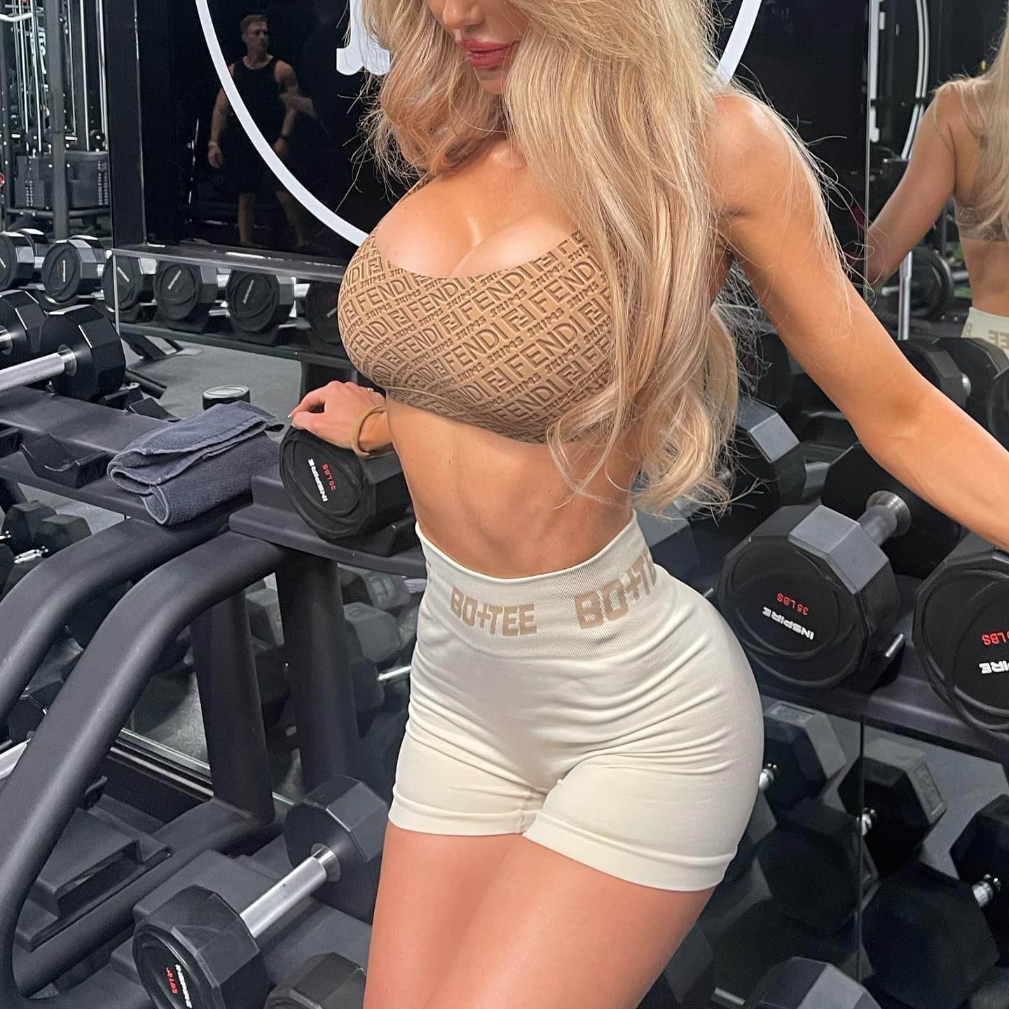 Asya, 25, escort in Moscow — blonde hair, 179 cm (photo 7 of 10)